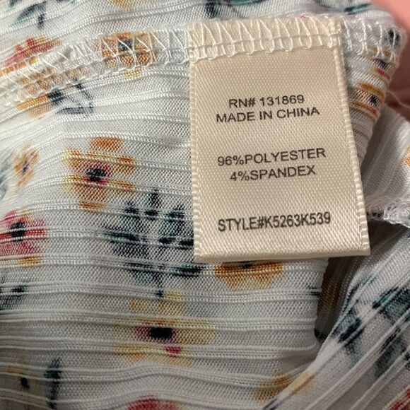 INSPIRED HEARTS V-neck Short sleeves Bodysuit - Picture 7 of 8